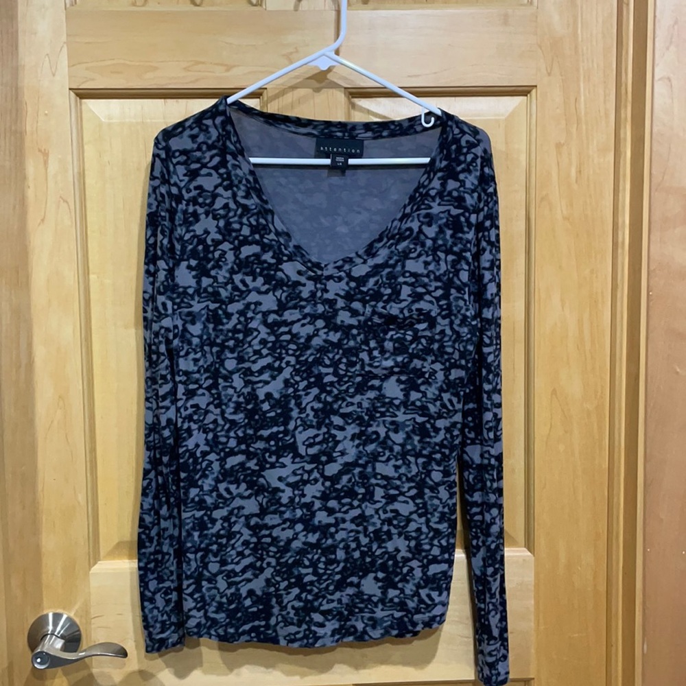 Attention long sleeve top gray black size L